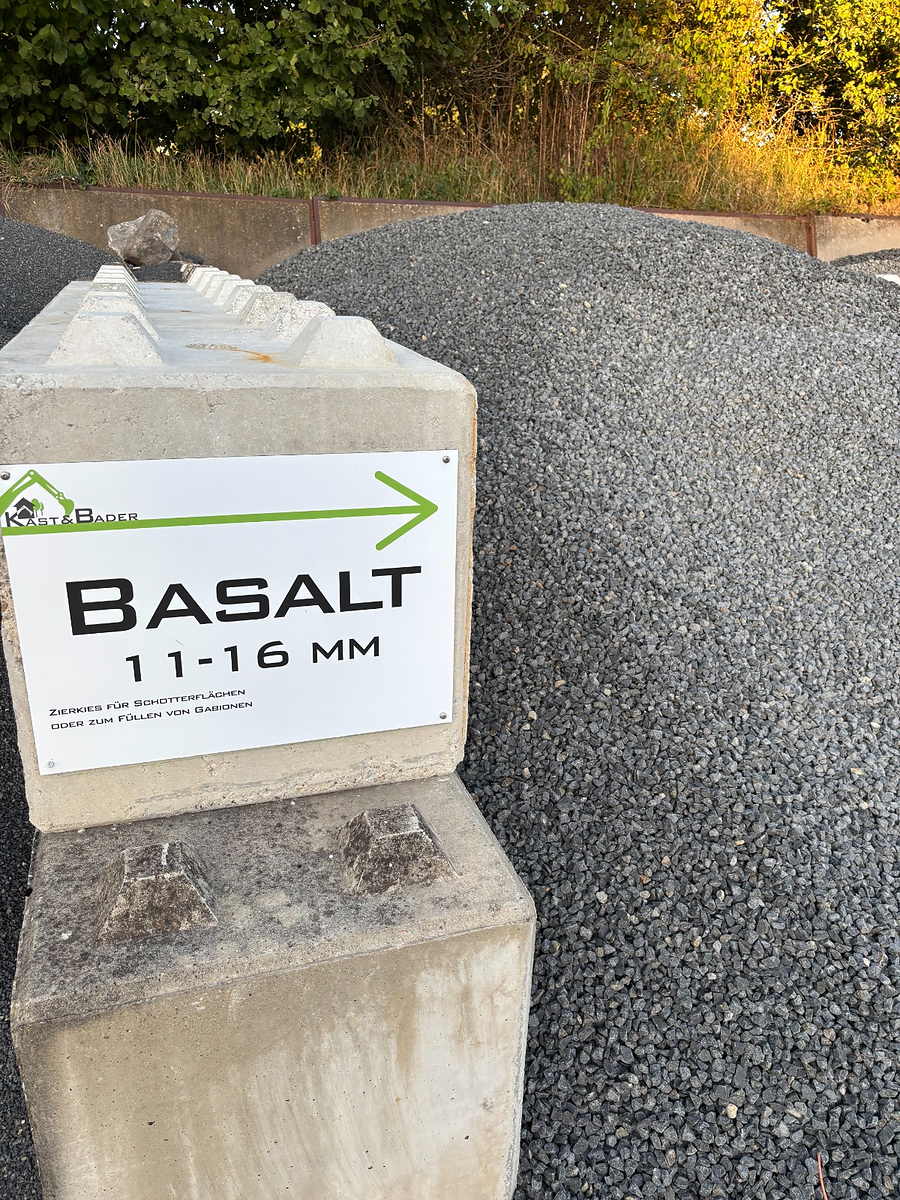 Basalt 11-16 mm auf dem Lagerplatz Bellenberg