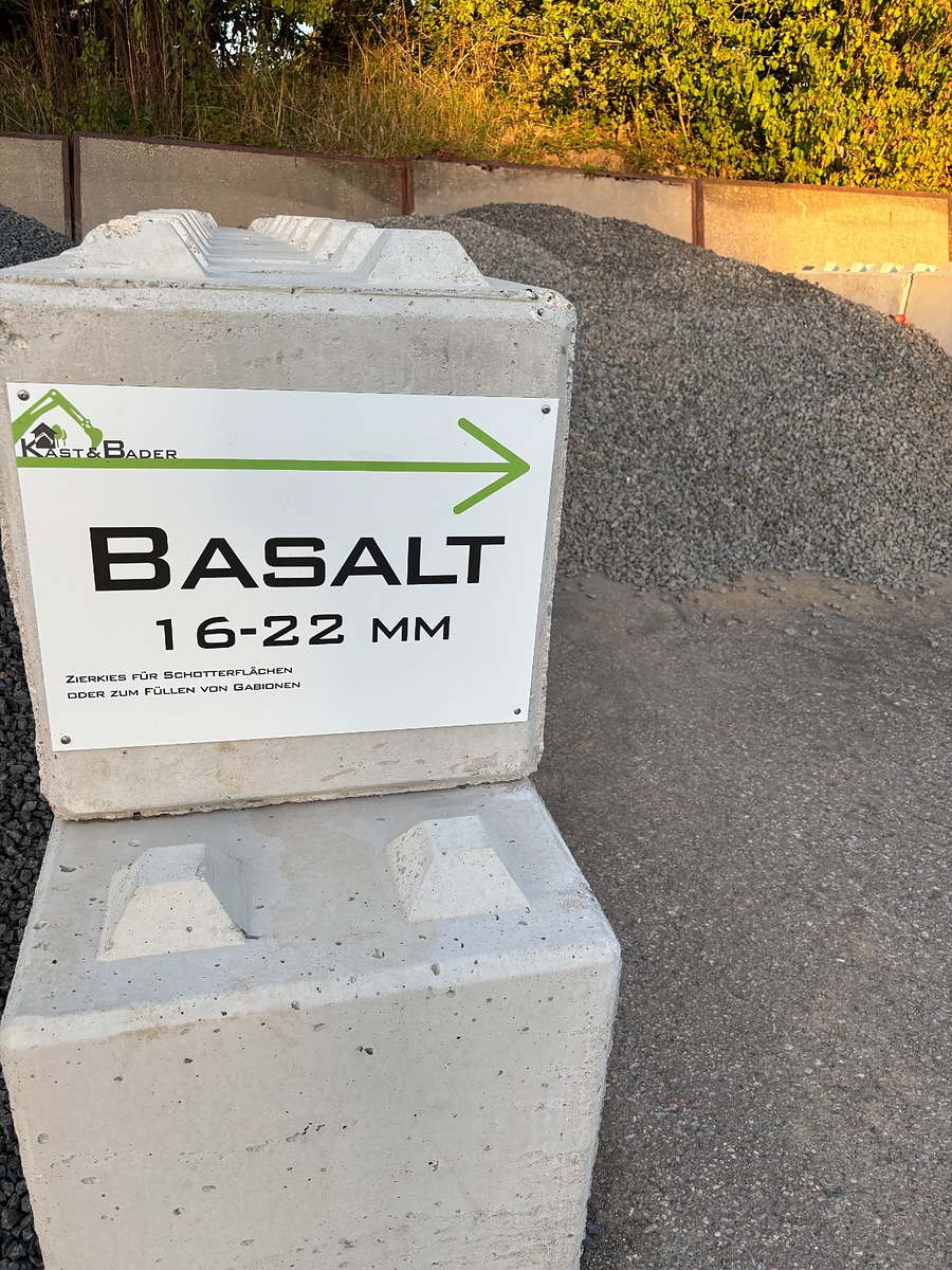 Basalt 16-22 mm auf dem Lagerplatz Bellenberg