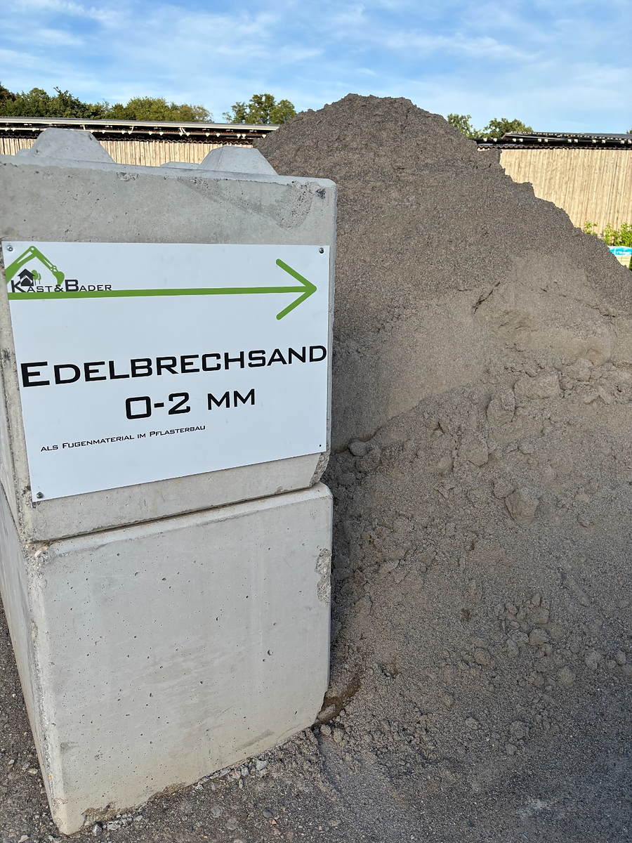 Edelbrechsand 0-2 mm auf dem Lagerplatz Bellenberg